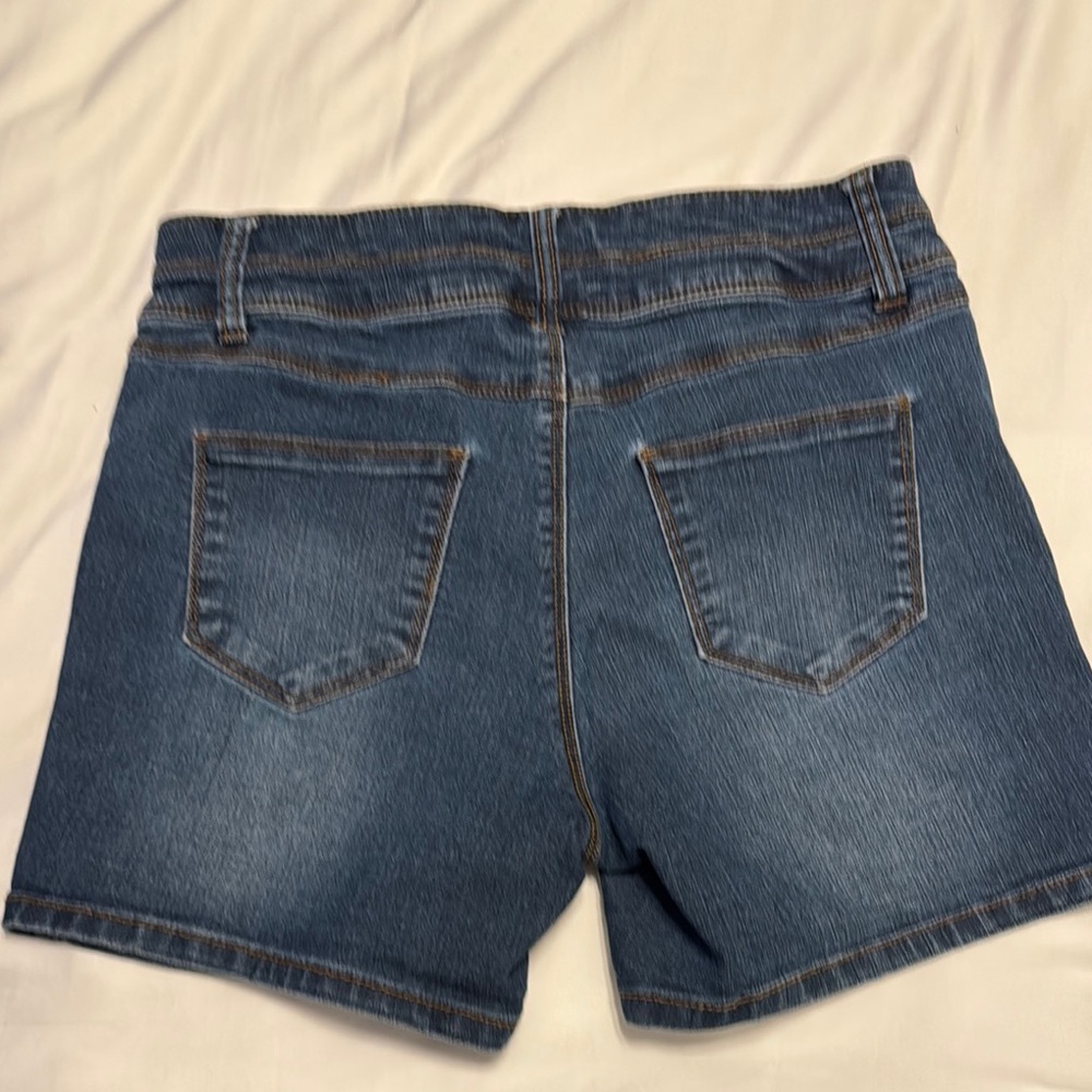 d. jeans Blue Jean Shorts with Classic Style - Picture 2 of 9